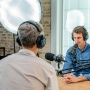 Saat Podcast Jadi Pilihan Belajar, Apa yang Hilang dari Televisi?