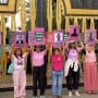Pink Melawan: Aksi Perempuan Tuntut Pembebasan Aktivis di Polda Metro Jaya