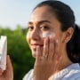 6 Hybrid Sunscreen untuk Mengatasi Flek Hitam di Usia Matang 40 Tahun