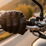 Ternyata Salah Kaprah, Ini 5 Teknik Ngerem Motor yang Benar Sesuai Kondisi Jalan