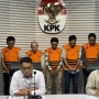 Dari Dirut Sampai Direktur, Jajaran BPR Jepara Artha Kini Kompak Pakai Rompi Oranye