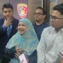 Ibunda Konten Kreator Menangis Minta Maaf ke Azizah Salsha: Semua Salah Saya!