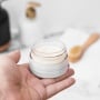 5 Moisturizer dengan Alpha Arbutin untuk Memudarkan Flek Hitam, Cocok Dipakai Usia 40-an