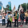 Menyemut di Patung Kuda, Ini Sederet Tuntutan Ribuan Petani Bikin Kawasan Dekat Istana Lumpuh!