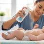 6 Rekomendasi Bedak Bayi Terbaik untuk Atasi Biang Keringat: Aman, Lembut dan Ampuh