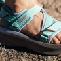 Trekking Jadi Gaya Hidup: Sandal Ini Siap Temani Petualangan Urban dan Alammu!