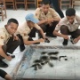Kreatif! Siswa SMK di Sragen Bikin Seragam Batik Sendiri dengan Teknik Jepang