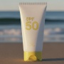 5 Rekomendasi Sunscreen SPF 50 untuk Hilangkan Bekas Jerawat Hitam, Mulai Rp20 Ribuan
