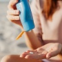 5 Produk Sunscreen Alcohol Free Low Budget Buat Kulit Sensitif, Wajib Coba!