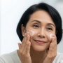 7 Moisturizer Terbaik untuk Usia 45 Tahun: Lawan Kerutan, Cerahkan Kulit, dan Jaga Elastisitas