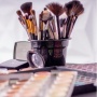 10 Produk Makeup Musim Semi 2025 yang Akan Mengubah Riasan Anda