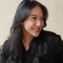 Foto Suami Hilang, Benarkah Rumah Tangga Putri Tanjung Retak?