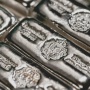 Harga Perak Terbang 81% Tahun Ini, Bakal Terus Meroket Saingi Emas?