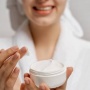 5 Moisturizer Terbaik untuk Garis Penuaan, Anti-Aging Terbaik 2025