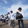 Telkom Kumpulkan 1,4 Ton Sampah dalam Kegiatan Aksi Bersih Pantai