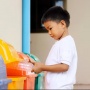 Supaya Anak Peduli Lingkungan, Begini Cara Bangun Karakter Bijak Plastik Sejak Dini