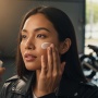 5 Sunscreen Perisai Debu untuk Wajah Anti Kusam Pengendara Motor: Lawan Polusi, Bebas Kilap Seharian