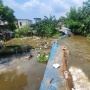 Tanggul Baswedan Jebol, Lima RT di Jati Padang Terendam Banjir Hingga 1,5 Meter
