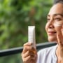 Sunscreen untuk Usia 50-an Sebaiknya SPF Berapa? Cek 5 Rekomendasi yang Layak Dicoba