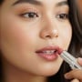 4 Lipstik Terbaik untuk Bibir Kering, Tetap Lembap dan Nyaman Dipakai