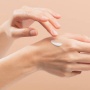 5 Rekomendasi Sunscreen Gel SPF 50 Terbaik, Cocok untuk Tipe Kulit Berminyak