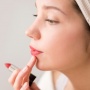 Lipstik Transferproof Apakah Sah untuk Wudhu? Ini 4 Rekomendasi Produk yang Mudah Dibersihkan