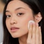 5 Bedak yang Tidak Abu di Wajah Sawo Matang, Hasil Natural dan Glowing Tanpa Ubah Warna Kulit