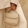 Gak Usah Bingung, 5 Sling Bag Cewek Ini Bikin Tampilanmu Auto Stylish