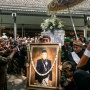 Peristirahatan Terakhir Paku Buwono XIII: Prosesi Pemakaman Berlangsung Hikmat