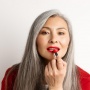 Lipstik Tahan Lama Merek Apa? Ini 7 Rekomendasi buat Usia 40 Tahun ke Atas