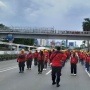 Spanduk Raksasa Hiasi Gedung DPR, Massa Tuntut UU Ketenagakerjaan Pro Buruh