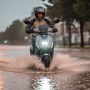 Apakah Motor Listrik Aman Melewati Banjir? Cek Faktanya