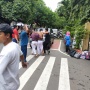 Detik-Detik Ledakan di SMAN 72: Siswa Panik Berlarian, Tim Gegana Sisir Lokasi!
