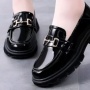 5 Rekomendasi Sepatu Docmart Wanita yang Lagi Hits, Bikin Penampilan Makin Kece!
