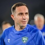 Timur Kapadze Vs Giovanni van Bronckhorst, Siapa Gaji yang Lebih Besar?
