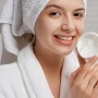 Tips Eksfoliasi Aman untuk Kulit Kering agar Skincare Meresap Lebih Maksimal