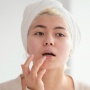 7 Rekomendasi Lip Scrub untuk Bibir Hitam agar Tampak Cerah, Mulai Rp19 Ribuan
