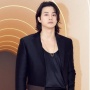 Gaya Ngantor sampai Nongkrong, Intip 4 OOTD Versatile ala Kim Ji Hoon!