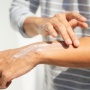 5 Body Lotion SPF Tinggi untuk Pria: Tidak Lengket, Cocok Buat Aktivitas Outdoor