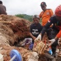 Jeritan 'Bapak, Bapak!' di Tengah Longsor Cilacap: Kisah Pilu Korban Kehilangan Segalanya