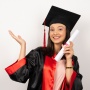 5 Rekomendasi Foundation Full Coverage dan Tahan Lama untuk Wisuda