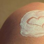 5 Moisturizer Sachet yang Mencerahkan Wajah, Praktis Dibawa Traveling