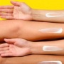 Apa Bedanya Sunblock dan Sunscreen Badan? Jangan Sampai Salah Pilih
