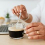 Minum Kopi Pagi vs Malam: Efeknya Ternyata Beda Buat Badan, Kamu Tim yang Mana?