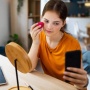 9 Rekomendasi Bedak untuk Remaja yang Bikin Glowing, Tahan Hingga Seharian
