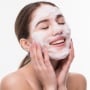 7 Rekomendasi Sabun Cuci Muka dengan Niacinamide untuk Mencerahkan Kulit Kusam
