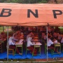 Belajar di Tengah Keterbatasan, Siswa Batang Anai Hadapi Ujian di Tenda Darurat