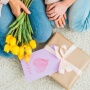Hari Ibu Tanggal Berapa? Sontek 15 Ide Kado yang Bikin Bunda Nangis Terharu