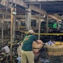 Pedagang Korban Kebakaran Pasar Induk Kramat Jati Mulai Tempati Kios Sementara