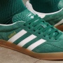 5 Rekomendasi Sepatu Lokal Suede Mirip Adidas Gazelle, Gaya Klasik buat Daily Outfit